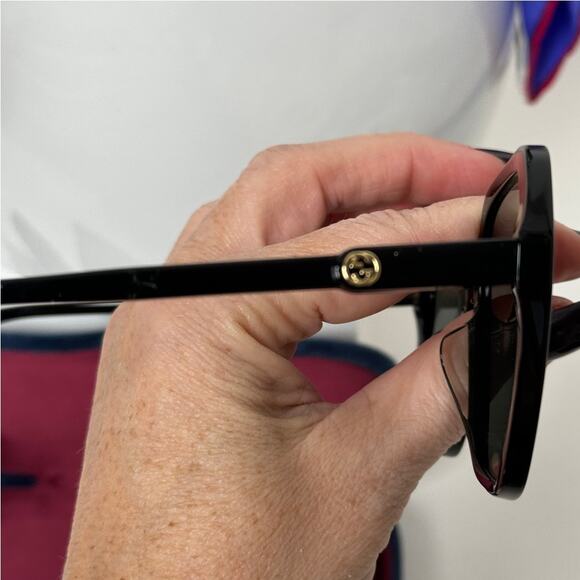 Gucci NWOT Black Oversize Square Sunglasses - Picture 6 of 7